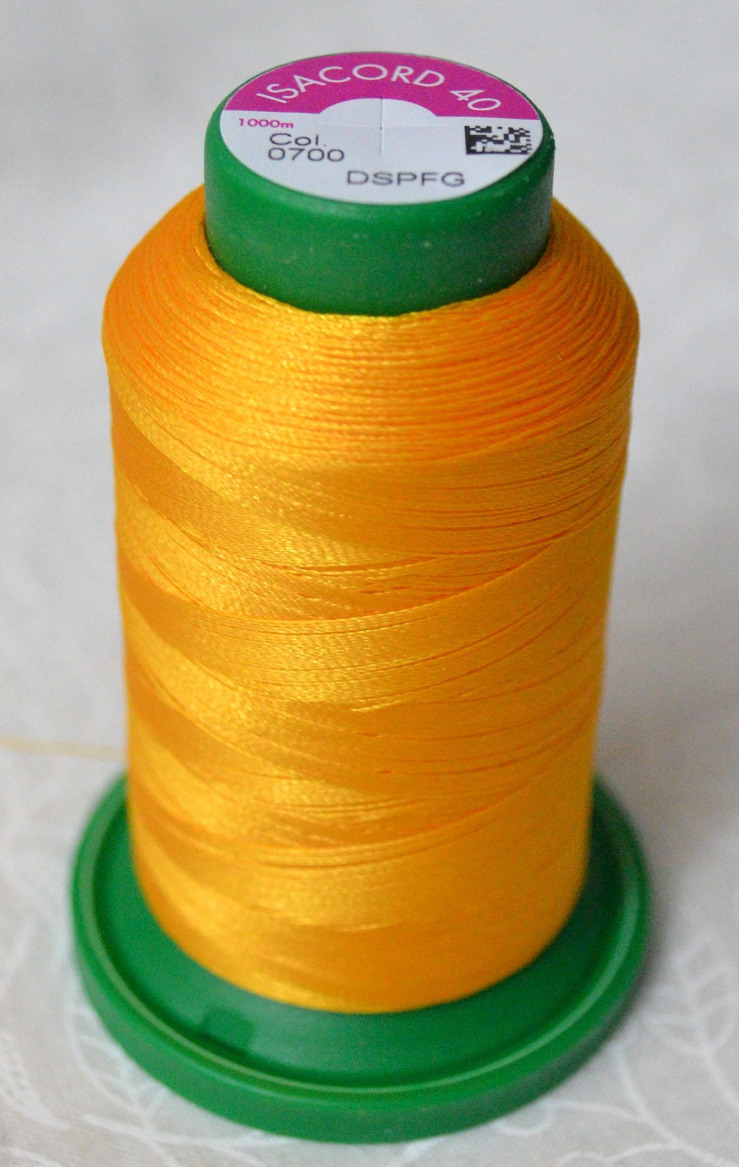 Isacord 800m Polyester Texlight Glow in The Dark, Thread