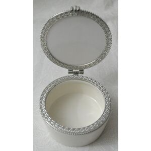 My First Rosary Porcelain Box, Pink, 60mm Diameter, 40mm High, Hinged Lid