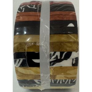 Batik Australia BUSH TUCKER Colour Wheel Roll, 40 x 2 1/2" Strips