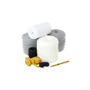 ReTwisst OWL Rug Crochet Kit Grey / White RG-001 (Recycled Craft Yarns)