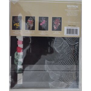 Mottlecah Gum Traced Linen Embroidery Kit 15 x 25cm, 587103