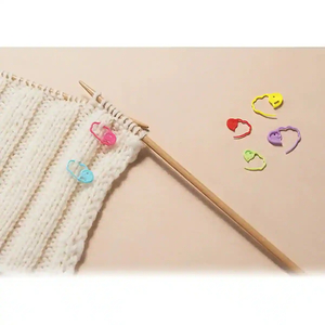 Clover Quick Locking Stitch Markers (Medium), 20 Pcs per Pack