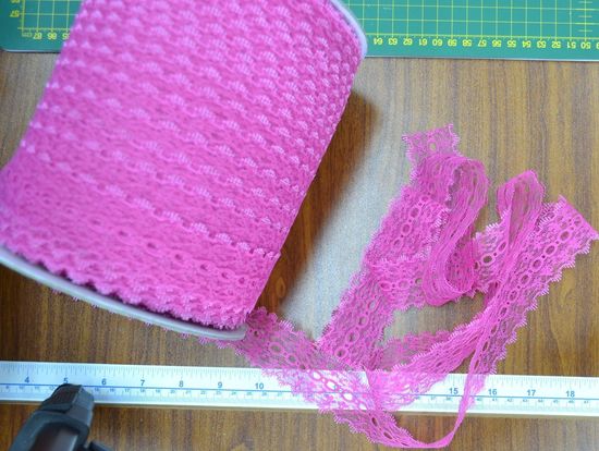 IN LACE Iridescent with White 5 metres KNIT