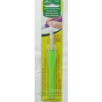 Clover Amour Crochet Hook, Easy Grip Elastomer Handle, 6.50mm #1053/K