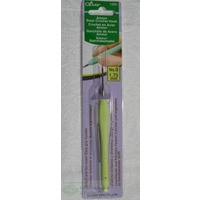 Clover Amour Crochet Hook, Easy Grip Elastomer Handle, no. 0, 1.75mm #1220
