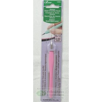 Clover Amour Crochet Hook, Easy Grip Elastomer Handle, No. 12 / 0.60mm #1226