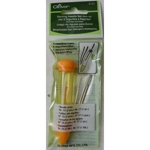 Clover Bent Tip Tapestry Needle Set, 3 Needles Per Pack, Plastic With Holder