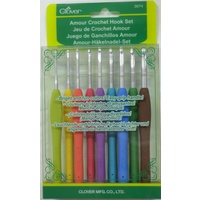 Clover Amour Crochet Hook Set of 9 Hooks 2.0mm to 6.0mm, Easy Grip, 3674