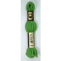 DMC Tapestry Wool #7042 LIGHT GREEN Laine Colbert wool 8m Skein