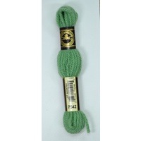DMC Tapestry Wool #7542 LIGHT PISTACHIO GREEN Laine Colbert wool 8m Skein