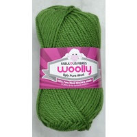 Crucci&#39;s WOOLLY 8 Ply 100% Pure Wool Machine Wash, 50g Ball, GRASS GREEN