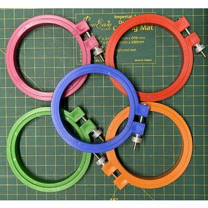 1 Plastic Embroidery Hoop, Random Colour, 7.5cm (3&quot;)
