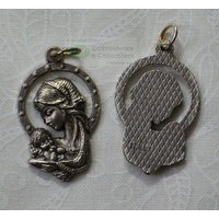 Mother And Child Medal Pendant, Silver Tone, 25 x 18mm Diameter, Made in Italy