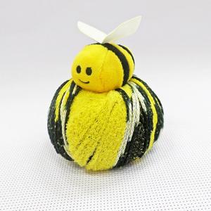 DMC Top This, 80g Ball of Continuous Texture Yarn, Child&#39;s Hat Pattern, BEE Topper