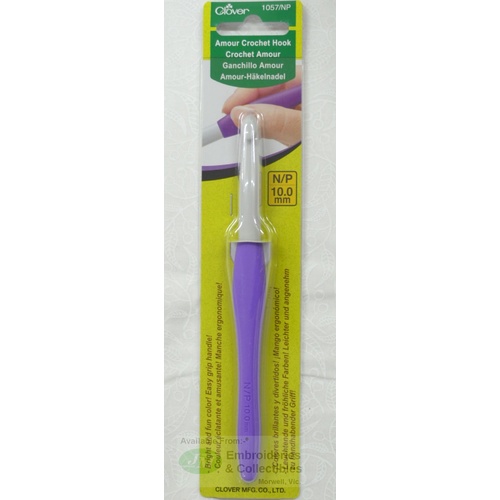 Clover Amour Crochet Hook, 10.0mm #1057/NP, Easy Grip Elastomer Handle