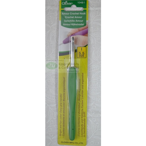 Clover Amour Crochet Hook, 5.5mm #1048/I, Easy Grip Elastomer Handle