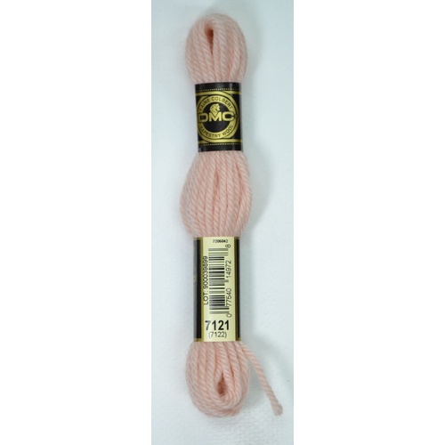 DMC Tapestry Wool #7121 PEACH Laine Colbert wool 8m Skein