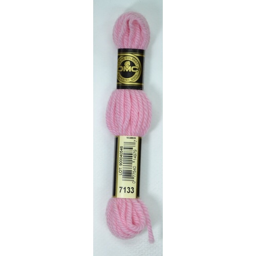 DMC Tapestry Wool #7133 VERY LIGHT DUSTY ROSE Laine Colbert wool 8m Skein