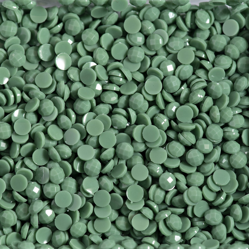 Diamond Dotz Freestyle Dots 12G #8205 Dark Apple Green