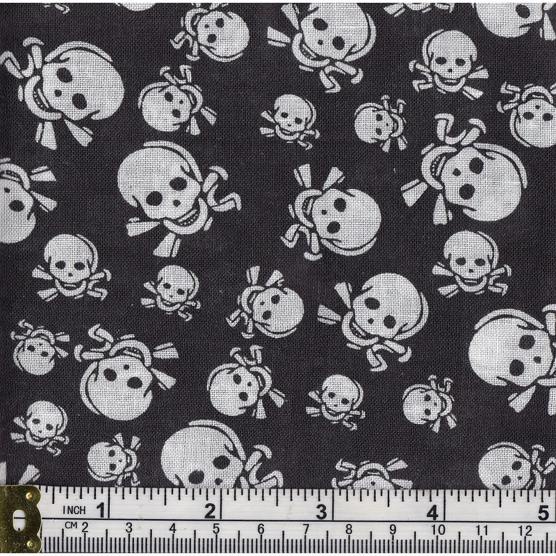 Cotton Fabric, Fat Quarter Approx. 50cm x 54cm (FQ291) Skull & Cross Bones Black