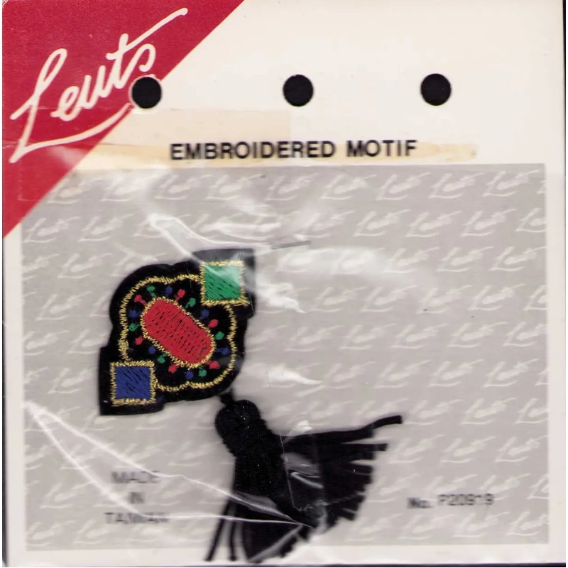 P20919 Embroidered Motif by Leuts  4.2cm x 2.8cm